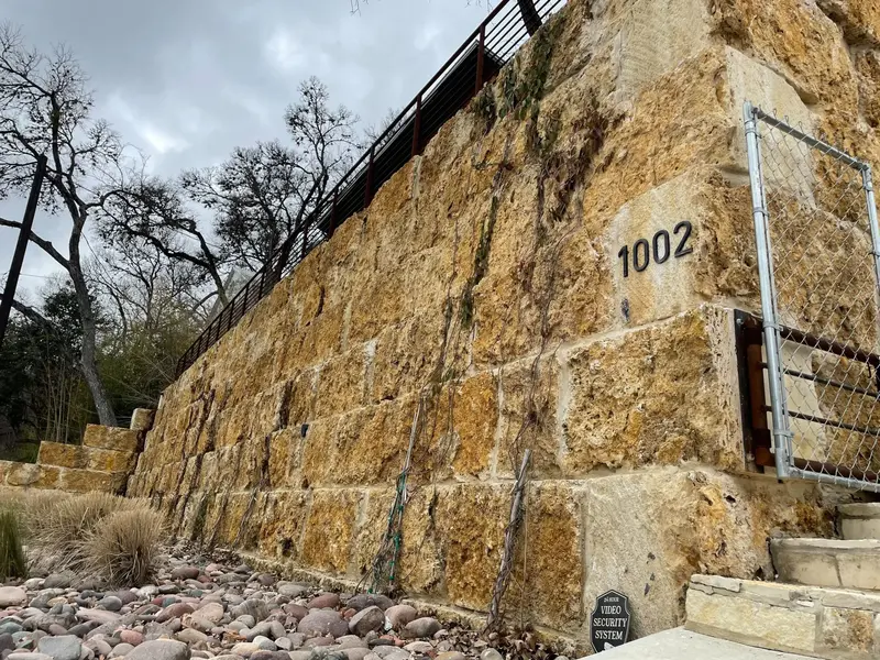 Residential Block Retaining Wall — Austin Block Company, Bee Cave, TX